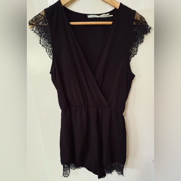 Kimchi Blue| Silky Black Shorts Romper with Lace Details Sz M - Picture 4 of 5